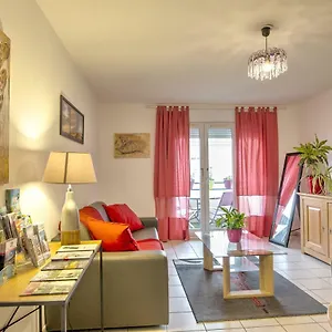 Appartement Jardin De L'atrium T2 Proche De Genève Et Palexpo, Saint-Julien-en-Genevois